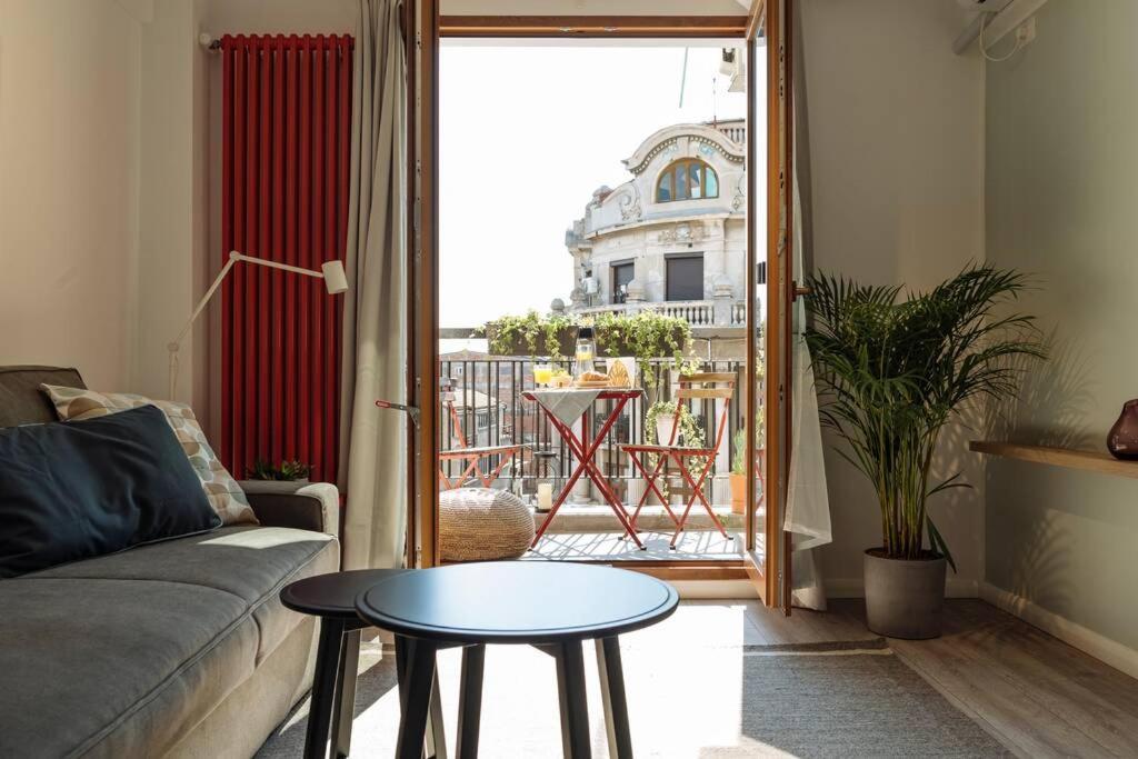Sunny 2Br Flat - Old Town View Lägenhet Bukarest Exteriör bild