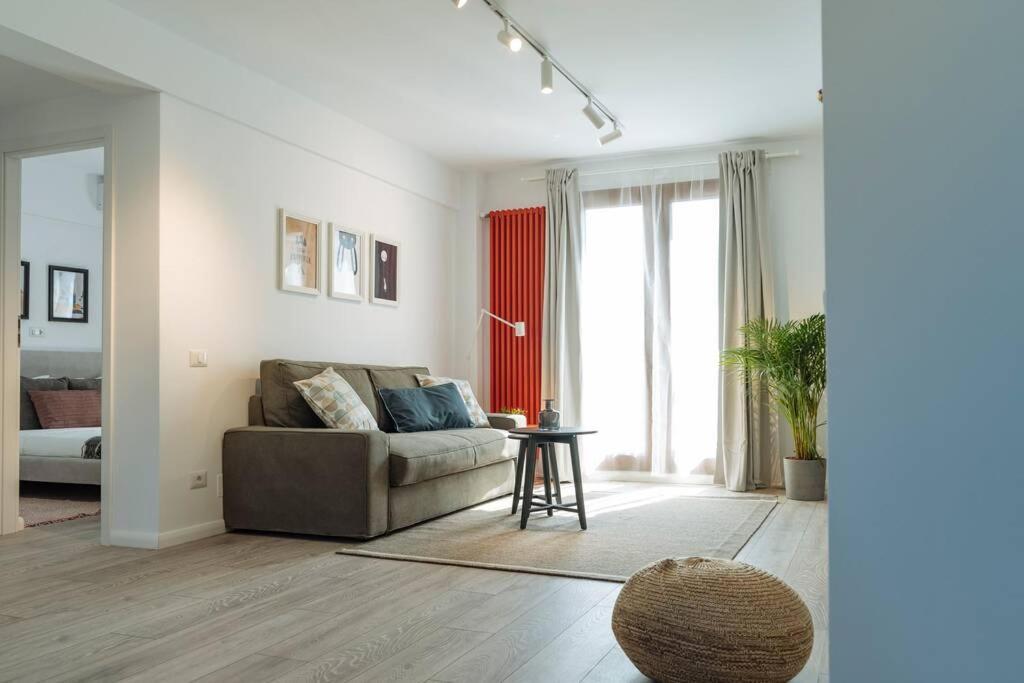 Sunny 2Br Flat - Old Town View Lägenhet Bukarest Exteriör bild