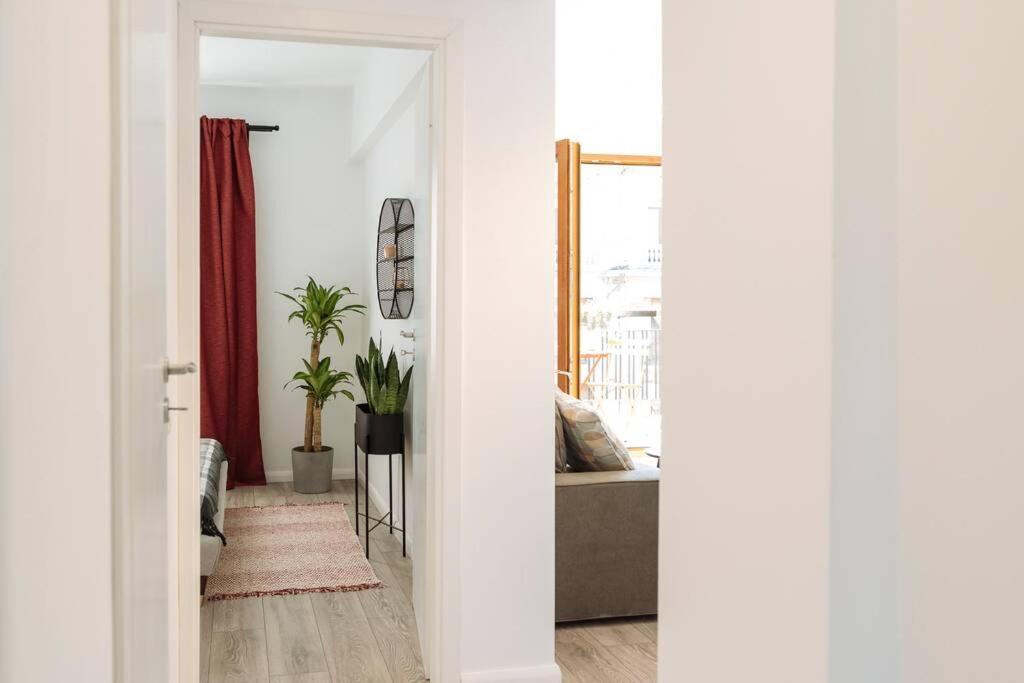 Sunny 2Br Flat - Old Town View Lägenhet Bukarest Exteriör bild