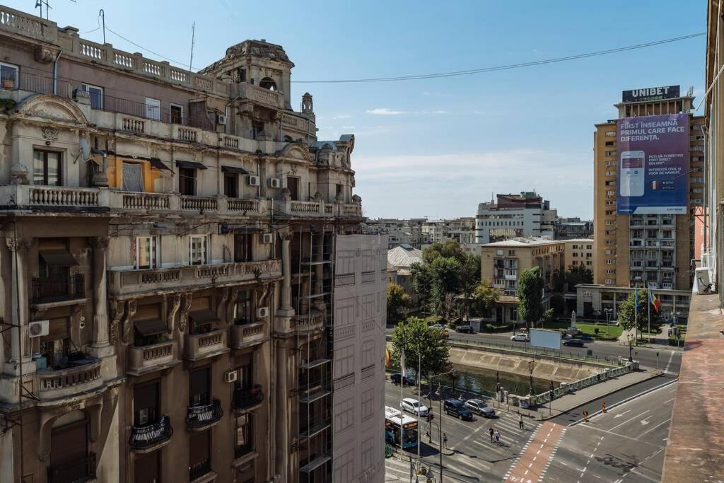 Sunny 2Br Flat - Old Town View Lägenhet Bukarest Exteriör bild